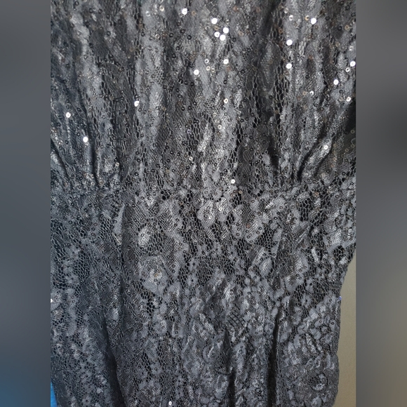 NWOT Flattering George black lace and sequin dress size Medium - Picture 3 of 4